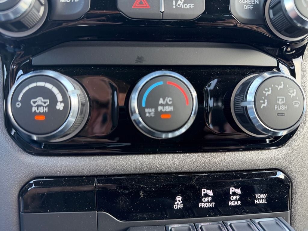 2026 RAM Ram 1500 RAM 1500 EXPRESS CREW CAB 4X4 5'7' BOX