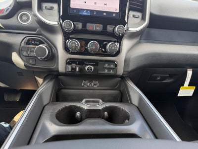 2026 RAM 1500 RAM 1500 EXPRESS CREW CAB 4X4 5'7' BOX