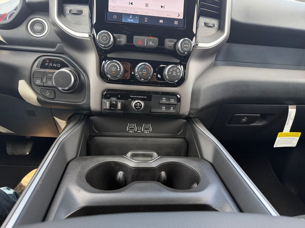 2026 RAM 1500 RAM 1500 EXPRESS CREW CAB 4X4 5'7' BOX