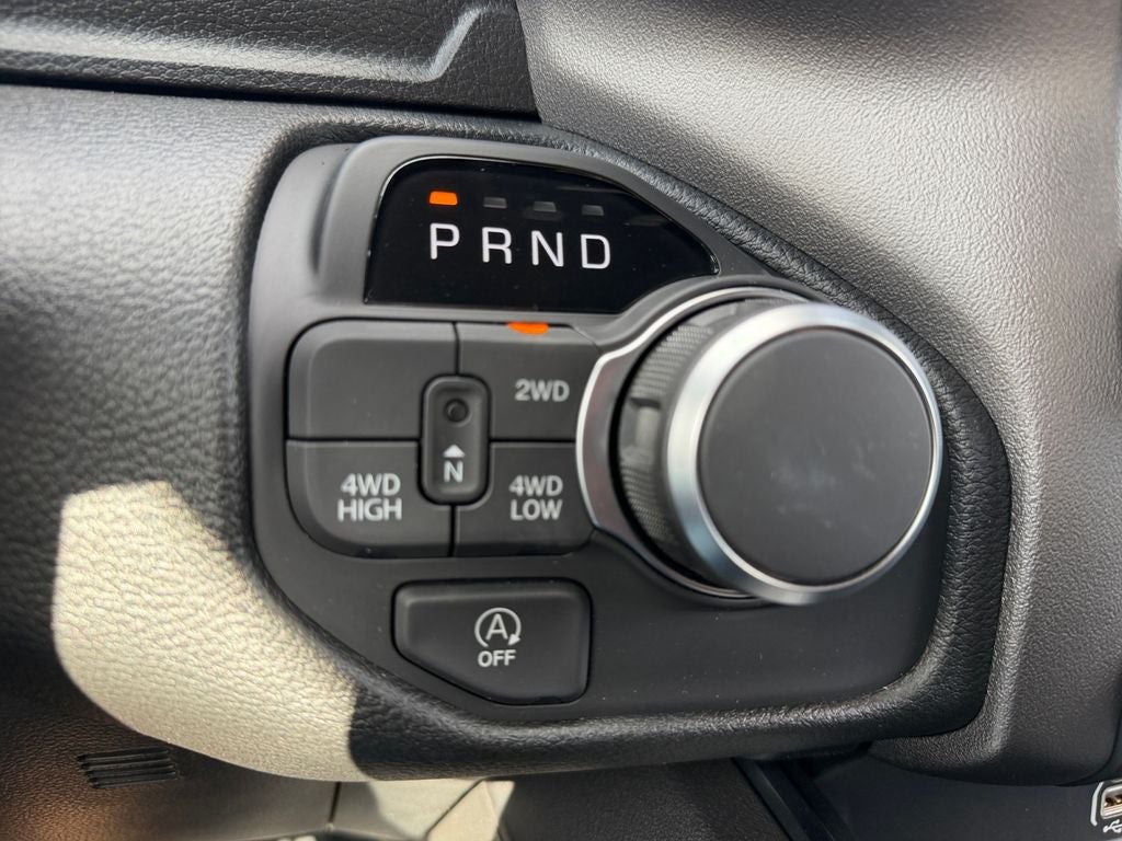2026 RAM 1500 RAM 1500 EXPRESS CREW CAB 4X4 5'7' BOX