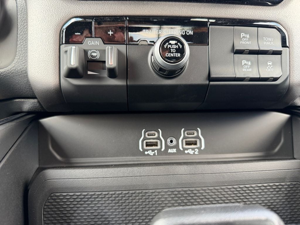 2026 RAM 1500 RAM 1500 EXPRESS CREW CAB 4X4 5'7' BOX
