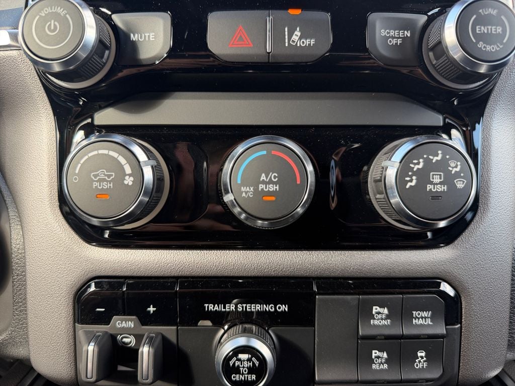 2026 RAM Ram 1500 RAM 1500 EXPRESS CREW CAB 4X4 5'7' BOX