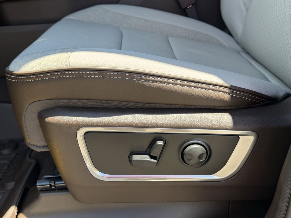 2025 RAM Ram 1500 RAM 1500 LARAMIE CREW CAB 4X4 5'7' BOX