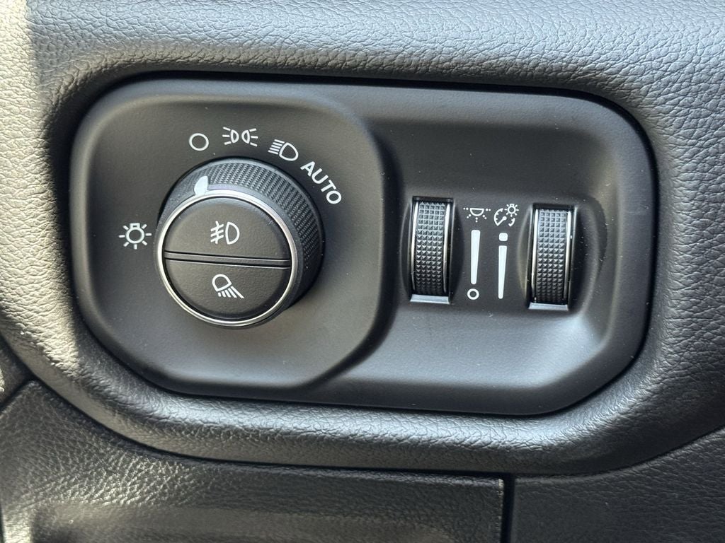 2025 RAM Ram 1500 RAM 1500 LARAMIE CREW CAB 4X4 5'7' BOX