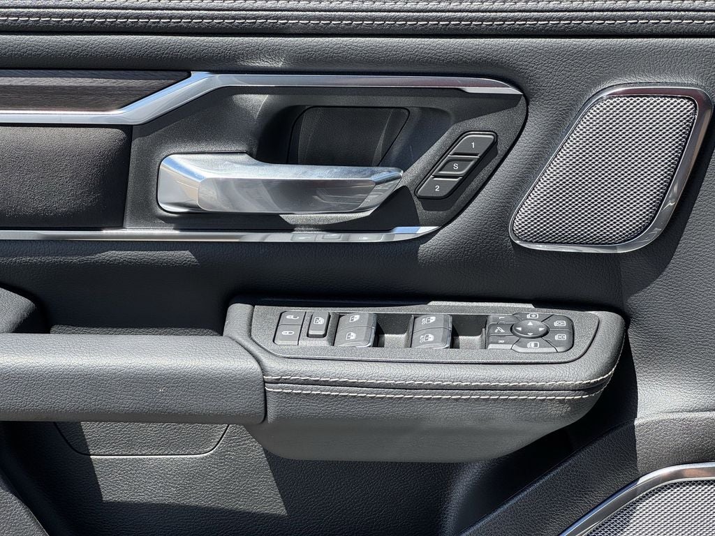 2025 RAM Ram 1500 RAM 1500 LARAMIE CREW CAB 4X4 5'7' BOX