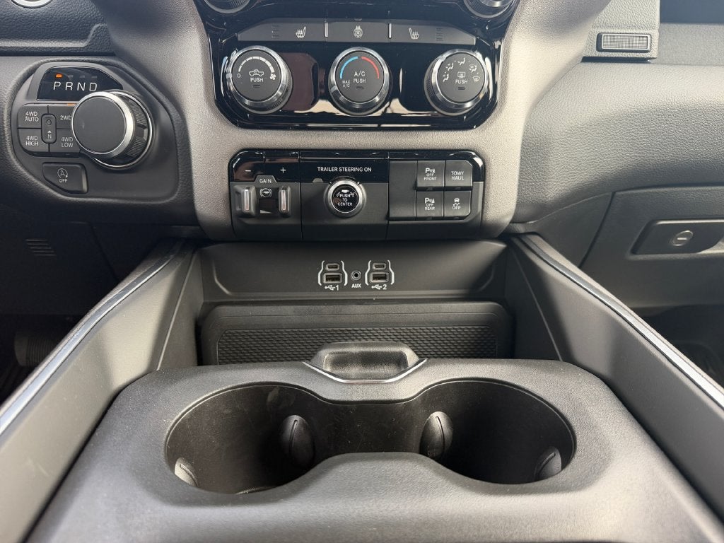 2027 RAM Ram 1500 RAM 1500 BIG HORN CREW CAB 4X4 6'4' BOX