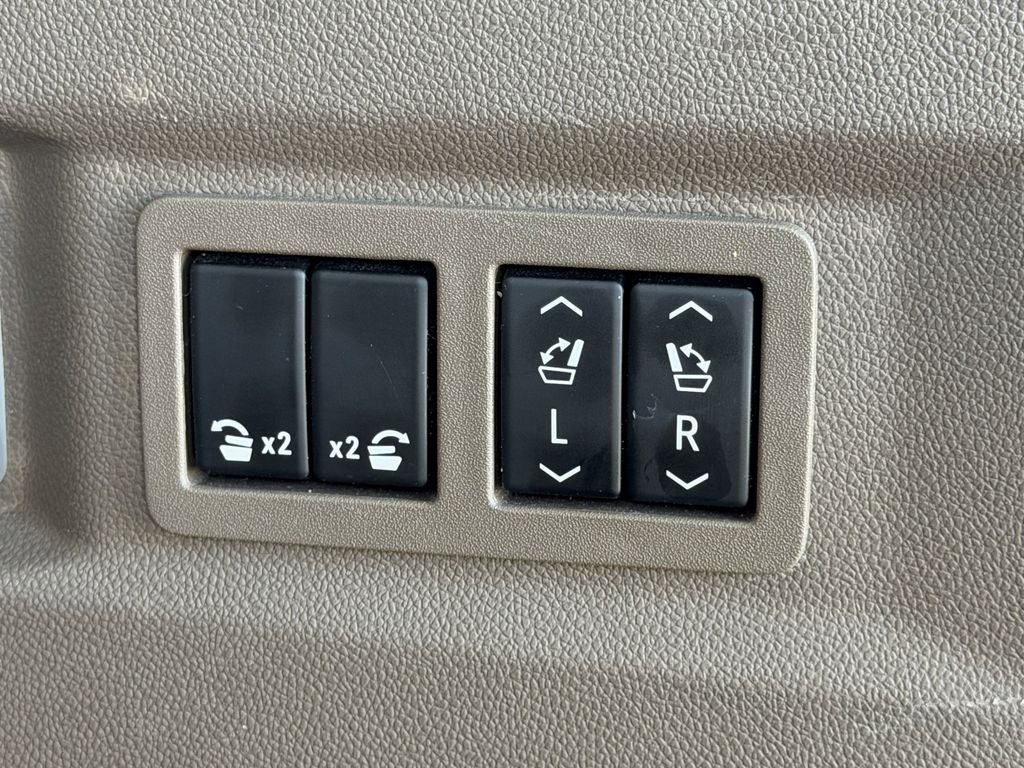 2022 GMC Yukon 4WD Denali