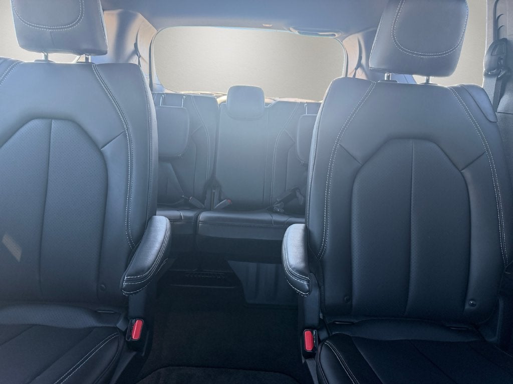 2027 Chrysler Pacifica PACIFICA SELECT