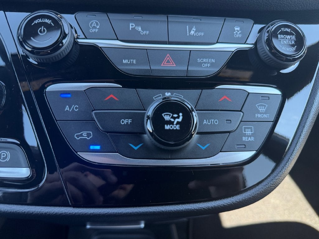 2027 Chrysler Pacifica PACIFICA SELECT