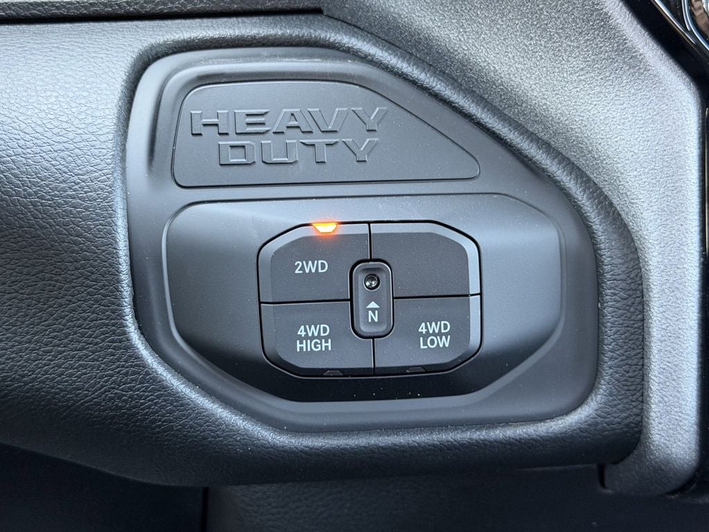 2026 RAM Ram 2500 RAM 2500 BLACK EXPRESS CREW CAB 4X4 8' BOX