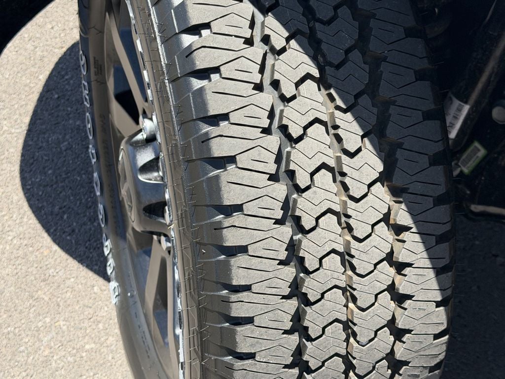 2026 RAM Ram 2500 RAM 2500 BLACK EXPRESS CREW CAB 4X4 8' BOX