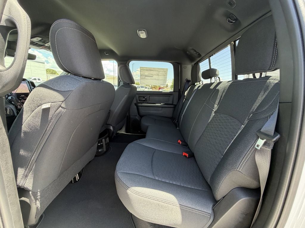 2026 RAM Ram 2500 RAM 2500 BLACK EXPRESS CREW CAB 4X4 8' BOX