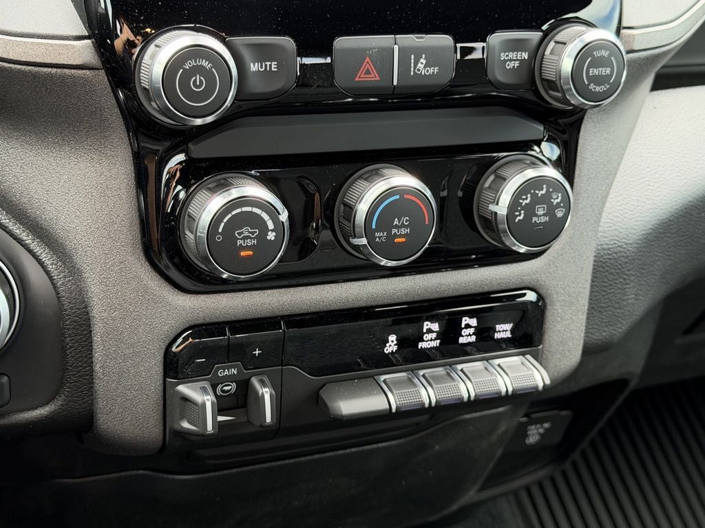 2026 RAM Ram 1500 RAM 1500 WARLOCK CREW CAB 4X4 5'7' BOX
