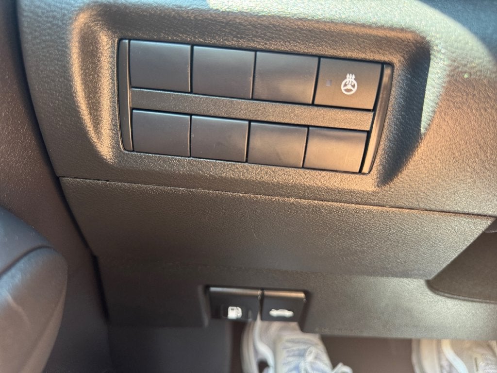 2024 Nissan Kicks SR Xtronic CVT