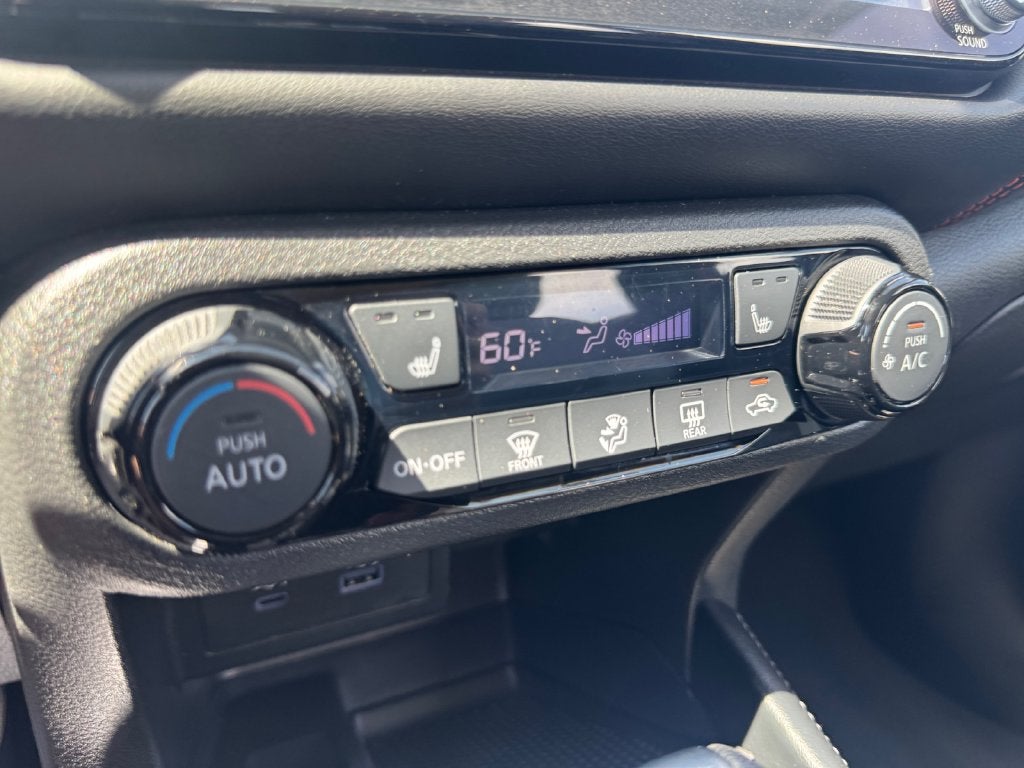 2024 Nissan Kicks SR Xtronic CVT