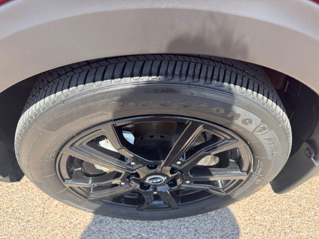 2024 Nissan Kicks SR Xtronic CVT