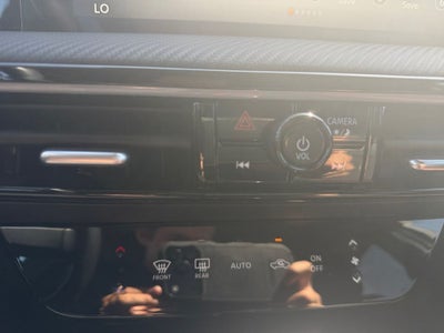 2025 Nissan Kicks SR FWD