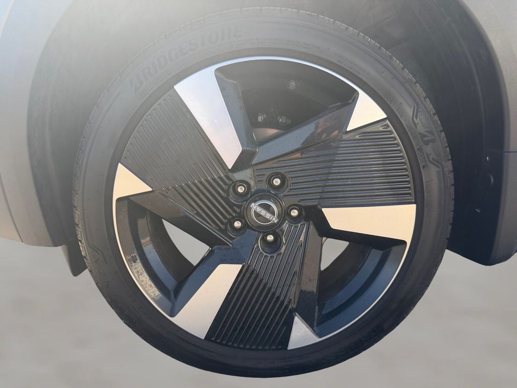 2025 Nissan Kicks SR FWD