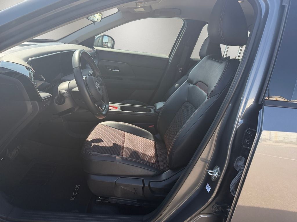 2025 Nissan Kicks SR FWD