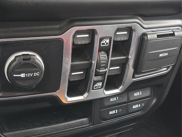 2022 Jeep Gladiator Willys