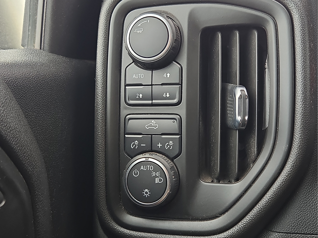 2023 Chevrolet Silverado 1500 Custom Trail Boss