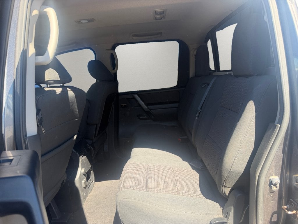 2014 Nissan Titan SV