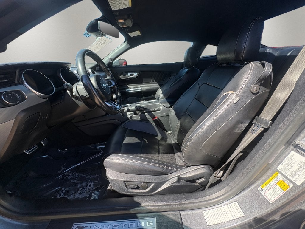 2022 Ford Mustang EcoBoost